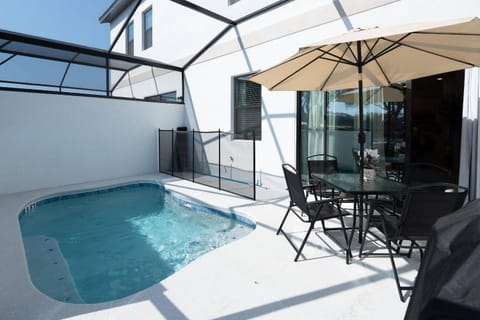 Area and facilities, Swimming pool