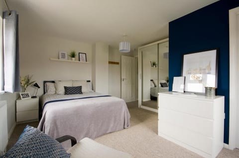 Bed, Photo of the whole room, Bedroom, wardrobe