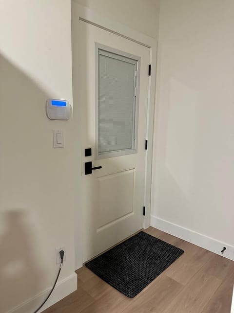 Cozy 2 Bedroom Suite in Burnaby Apartment in New Westminster