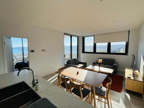 Natural landscape, Living room, Seating area, Dining area, City view, Sea view, internet, air conditioner