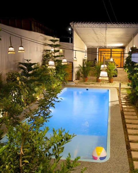 Swimming pool
