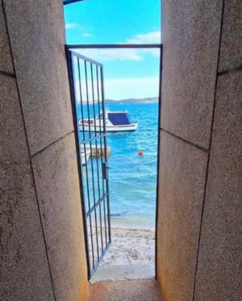 First Row to The Sea - Ideal for Families - Sea at Your Doorstep - House Sisko House in Šibenik-Knin County, Croatia