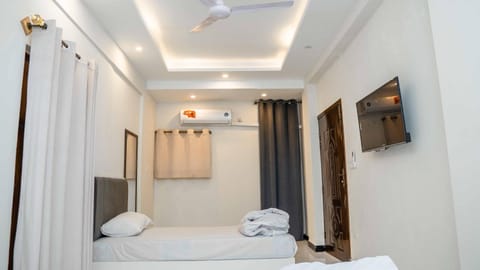 Bed, Bedroom, air conditioner