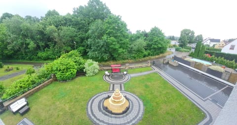 Garden, View (from property/room), Garden view, Street view