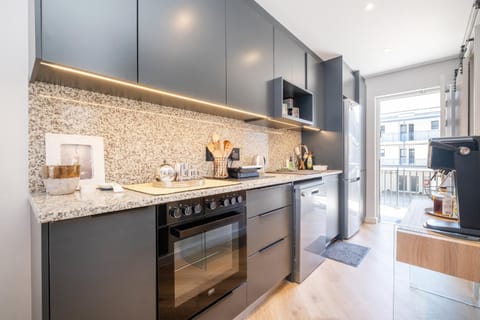 129 Paarl 2 Bedroom Lux Aprt With Parking & Aircon Apartment in Cape Town