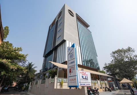 Property building, Day, Street view, Location, Parking