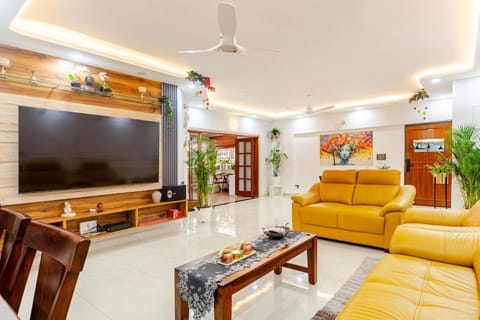 Communal lounge/ TV room, TV and multimedia, Living room, Seating area