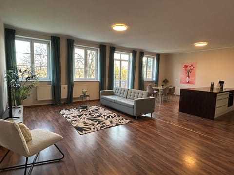 Living room, Photo of the whole room, Seating area