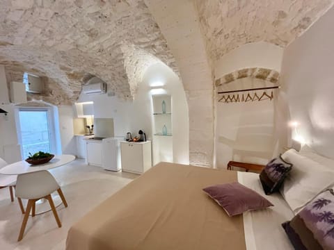 Bed, Living room, Bedroom