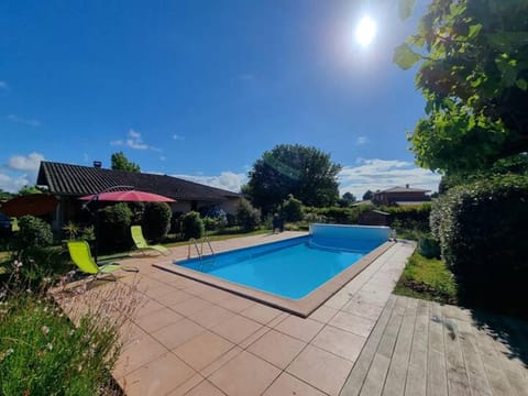 Balcony/Terrace, Swimming pool, sunbed