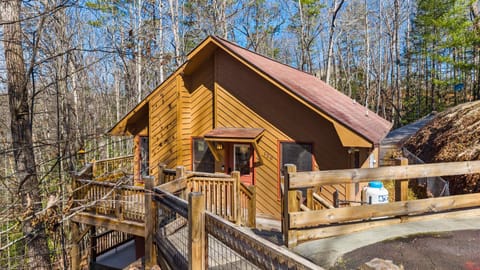 Crooked Lane Cabin Cabin in Tennessee