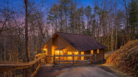 Crooked Lane Cabin Cabin in Tennessee
