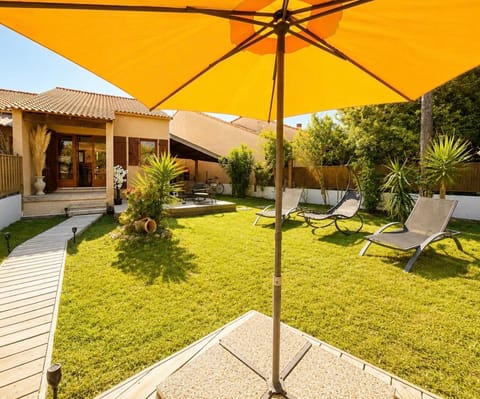 Property building, Garden, View (from property/room), Garden view