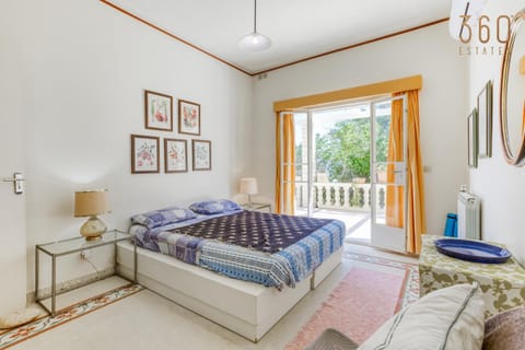 Bed, View (from property/room), Balcony/Terrace, Living room, Photo of the whole room, Seating area, Bedroom