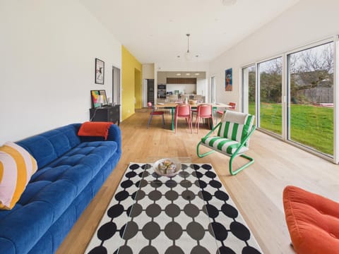 Communal lounge/ TV room, Living room