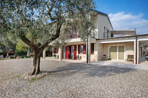 Bardolivo Apartments - Adults Only Apartment in Bardolino