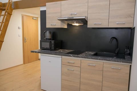 Coffee/tea facilities, Kitchen or kitchenette