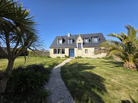 Property building, Facade/entrance, Off site