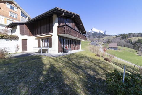Property building, Facade/entrance, Off site