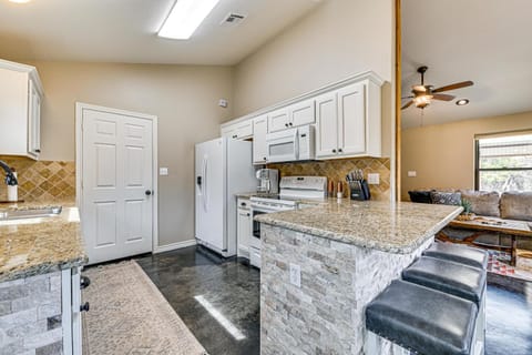 Private 60-Acre Retreat Near Lake Murray and Texoma House in Lake Texoma