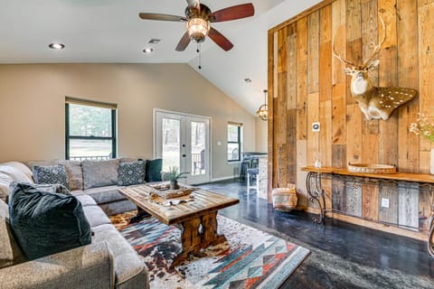 Private 60-Acre Retreat Near Lake Murray and Texoma House in Lake Texoma