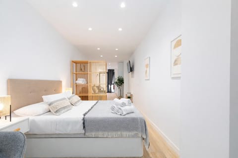 Bed, Photo of the whole room, Bedroom, towels, wardrobe