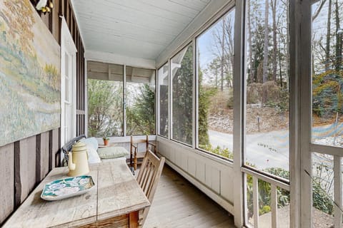Bearcat Cottage House in Lake Junaluska