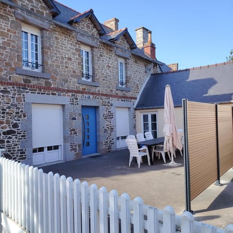 Property building, Patio