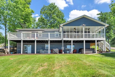 Property building, Patio, Day