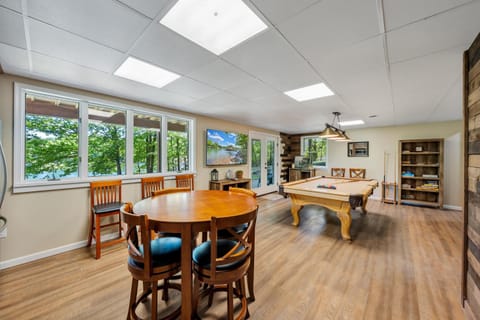 Kitchen or kitchenette, Dining area, kitchen