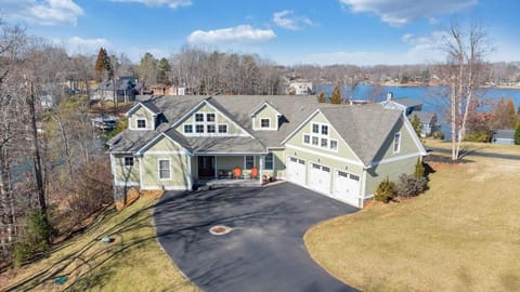Property building, Day, Bird's eye view