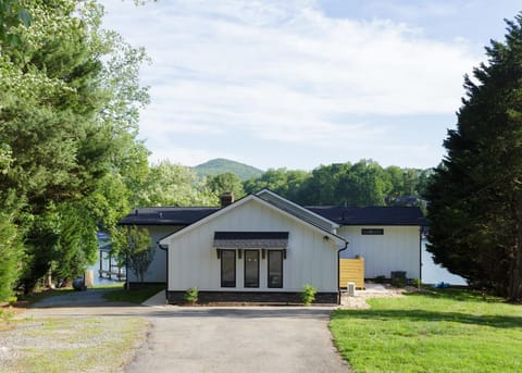 Property building, Day, Natural landscape