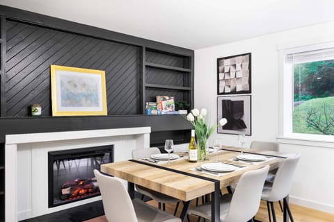 Newly Modern 4BR2BA Rambler by Super Market House in Shoreline