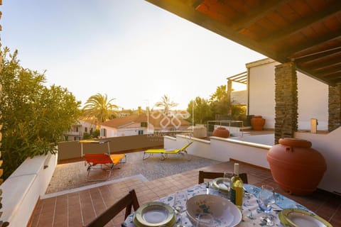Patio, View (from property/room), Balcony/Terrace