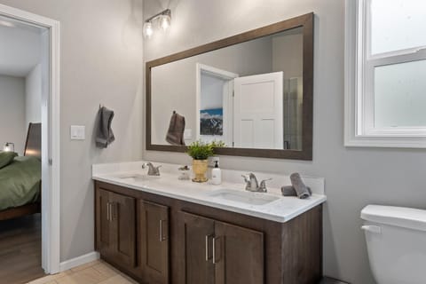 Brand New Cozy Mountain Retreat - Panoramic Views House in Tabernash