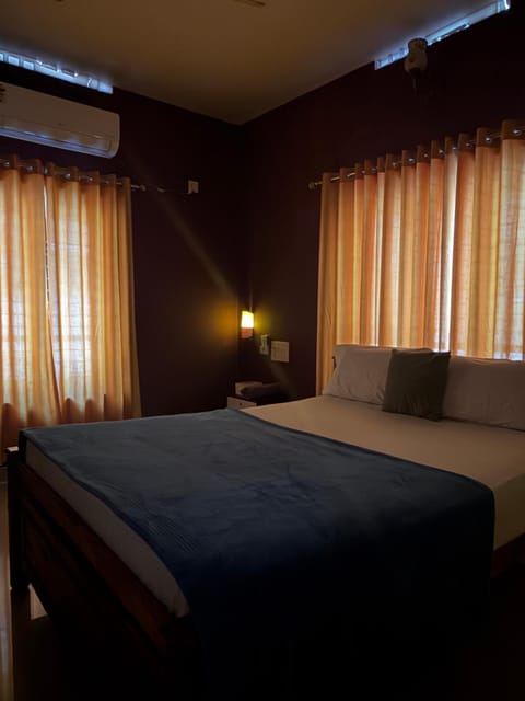 Photo of the whole room, Bedroom, air conditioner