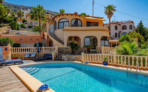 Property building, Swimming pool, Swimming pool, sunbed