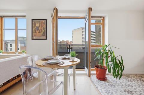 Patio, View (from property/room), Balcony/Terrace, Living room, Seating area, Dining area