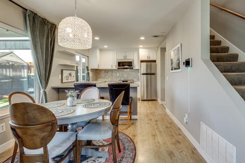 Modern Oceanside Living! Family Home with Workspace Apartment in Vista