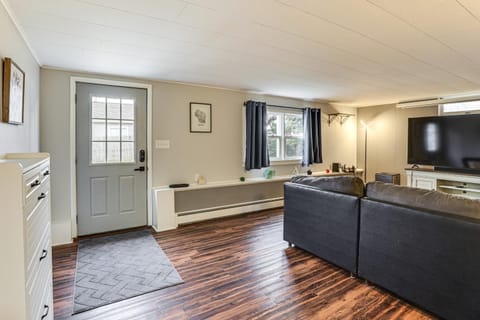 4 Mi to Downtown Madison Getaway with EV Charger! Apartment in Madison