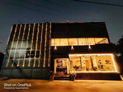 Property building, Street view