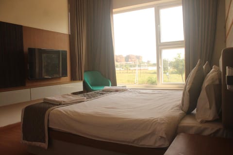 Bed, View (from property/room), Bedroom, Mountain view