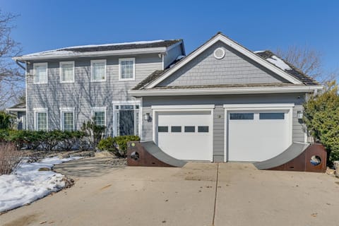 Endless Fun! Family Home with Spacious Yard in Clive House in Clive