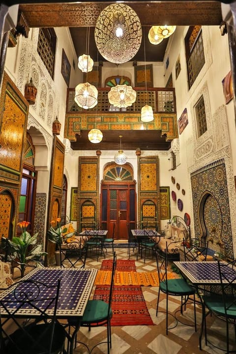 Restaurant/places to eat, Living room, Banquet/Function facilities, Seating area