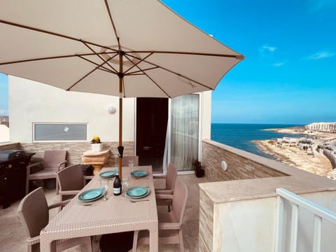 Patio, View (from property/room), Balcony/Terrace, Seating area, Dining area, Beach, Sea view