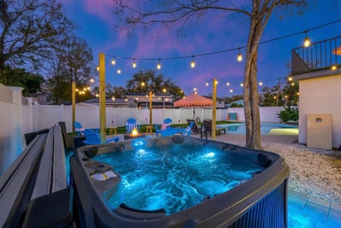 Sleeps 10 - Game Room - Putt Putt - Movie Theater House in Seminole