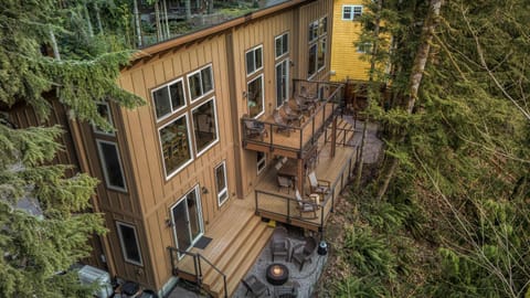 Roaring River Lodge Riverfront Fire pit EV Plug House in Mount Hood Village