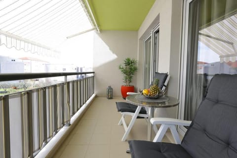 Balcony/Terrace, children, Family