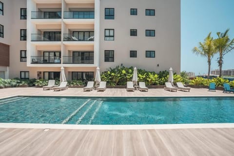 Property building, Garden, Garden view, Pool view, Swimming pool