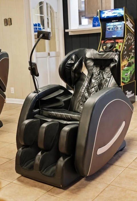 Game Room, Massage